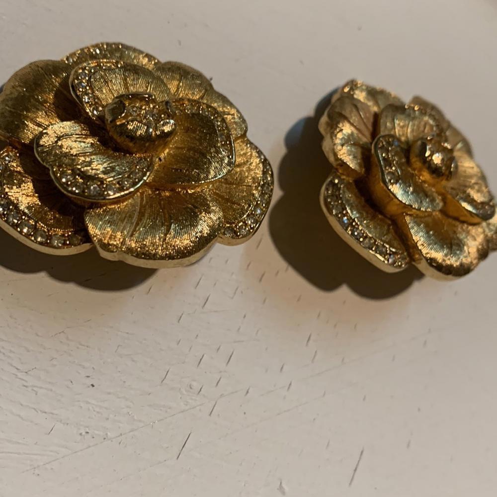 Vintage Christian Dior Large Crystal Rose Flower Large Clip on Earrings - Picture 9 of 12